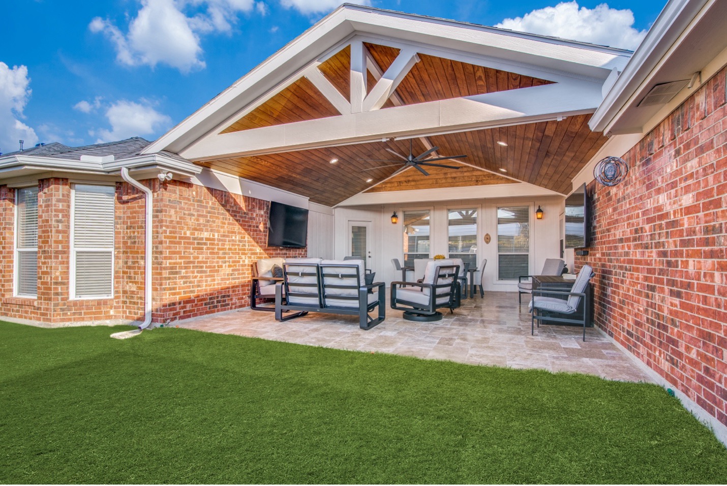 covered patio gable roof with king truss details